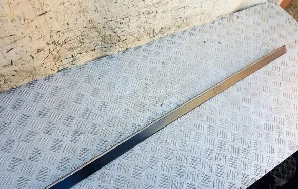 BMW 5 E39 Front door trim (molding) 8159296 8184478