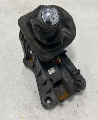 Citroen C4 I Gear shifter/selector 9657303580