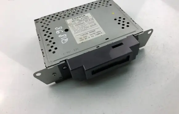 Toyota Prius (XW10) Radio/CD/DVD/GPS head unit 8612047040