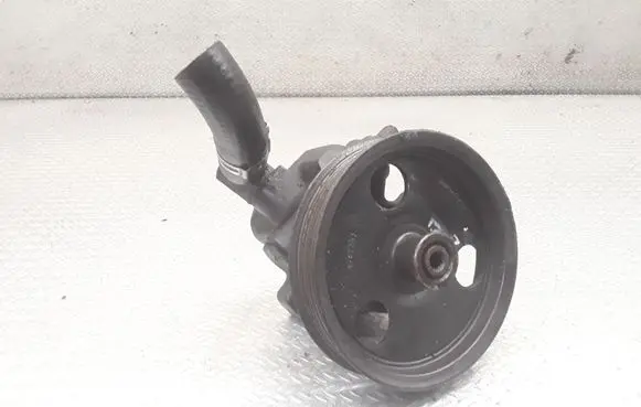 Ford Mondeo MK II Power steering pump 95883A733AB