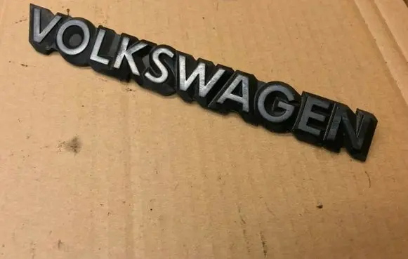 Volkswagen Golf I Manufacturer badge logo/emblem 321853685C