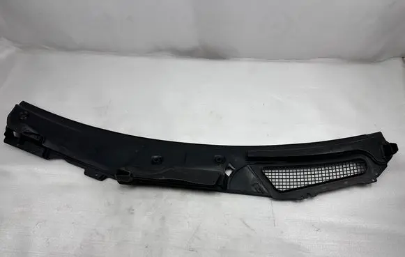 Mercedes-Benz S W222 Wiper trim A2228300028