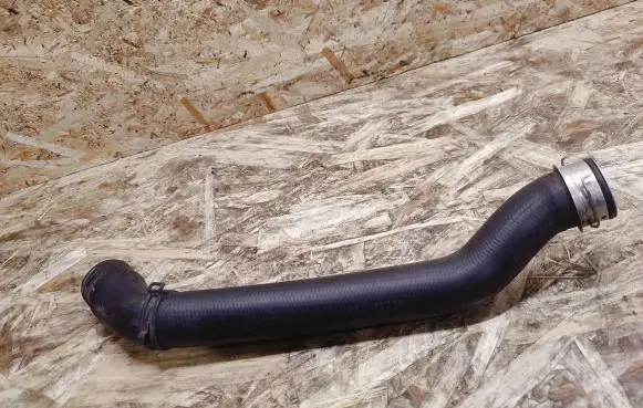 Porsche Panamera (970) Engine coolant pipe/hose 97010650101