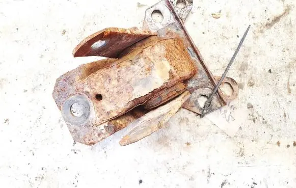 Peugeot Boxer Engine mount bracket
