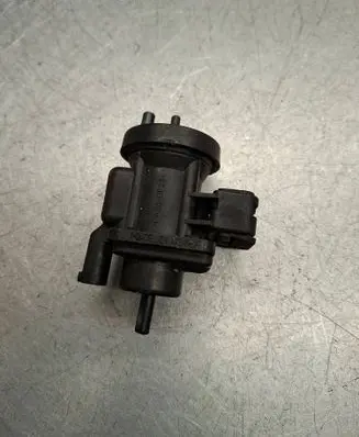 Mercedes-Benz S W220 Turbo solenoid valve 0005450427