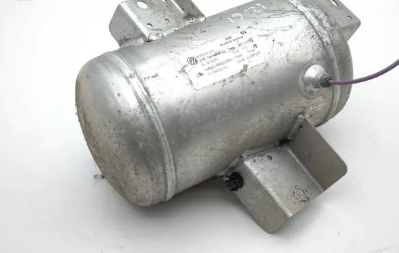 Bentley Flying Spur Air suspension tank/reservoir 3D0616201 15158000142