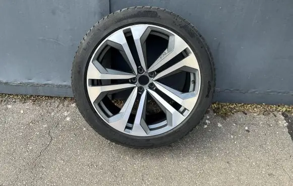 Audi Q8 R16 steel rim 4M8601025K