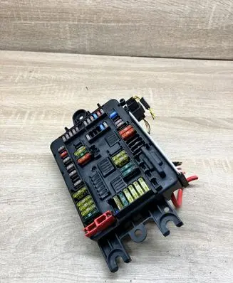 BMW 3 F30 F35 F31 Fuse module 9337880