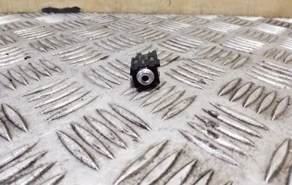 Peugeot 308 AUX in-socket connector 967824977700 9678249777