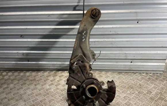 Rear wheel hub spindle/knuckle