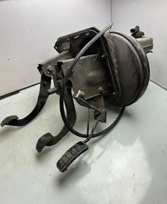 Mercedes-Benz Sprinter W901 W902 W903 W904 Brake booster 7700308122 B359167