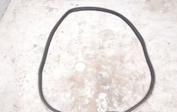 Mercedes-Benz GLK (X204) Trunk rubber seal (body) 2047400478 2047400278