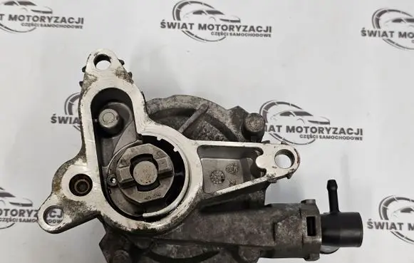 Opel Vivaro Vacuum pump 146502570R