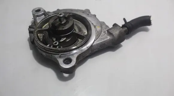 Toyota Corolla E140 E150 Vacuum pump