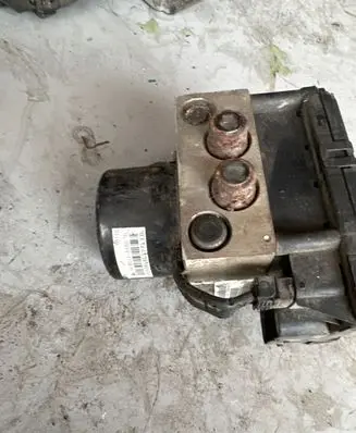 Chrysler Voyager ABS Pump 25094601463