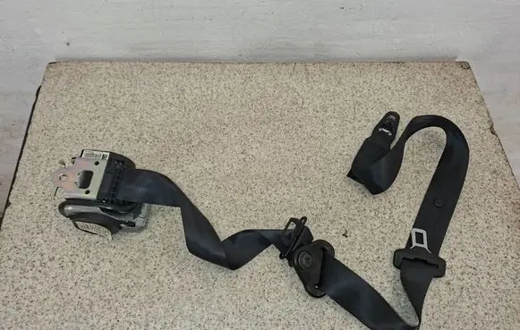 Renault Clio IV Front seatbelt 868850945R