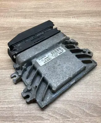Renault Clio III Engine control unit/module ECU 8200673240 S110140024A