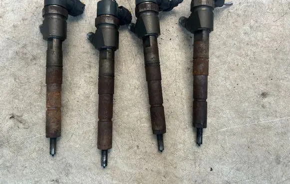 Opel Insignia A Fuel injectors set 0445110423 55577668