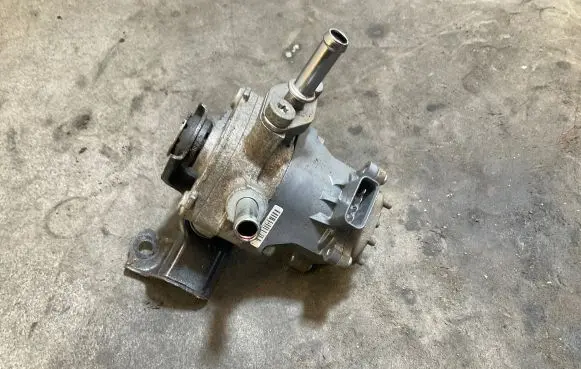 Lexus RX 450H Electric auxiliary coolant/water pump