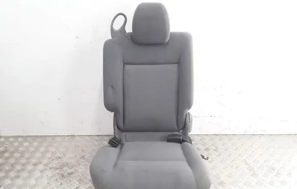 Nissan Almera Tino Rear seat 