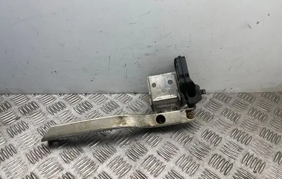 BMW 7 F01 F02 F03 F04 Radiator mount bracket 7186514 7207152 7211162