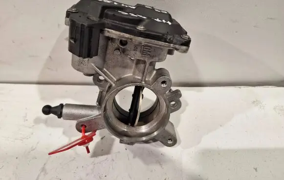 Opel Insignia A Throttle body valve 55564164