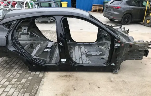 Ford Mustang Mach-E Side car body part SLUPEK