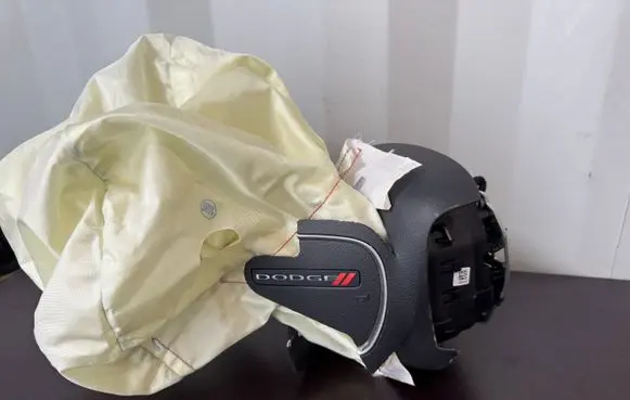 Dodge Durango III Steering wheel airbag P5ZD021X9AF