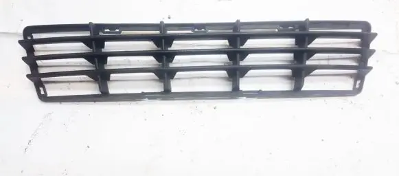 Volvo V50 Front bumper lower grill