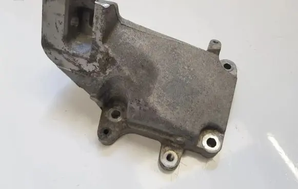 Mercedes-Benz ML W163 Engine mount bracket