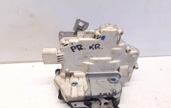 Audi A4 S4 B7 8E 8H Front door lock 8E2837015AA