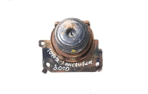 Toyota Land Cruiser (J150) Engine mount bracket