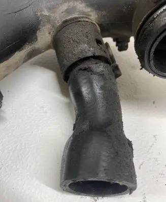 BMW X3 E83 Air intake duct part 7790553