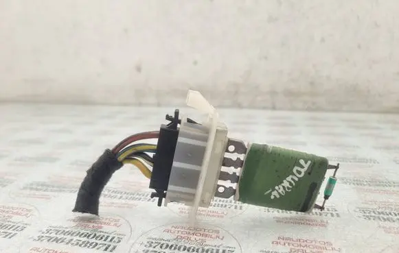 Volkswagen Touran I Heater blower motor/fan resistor 