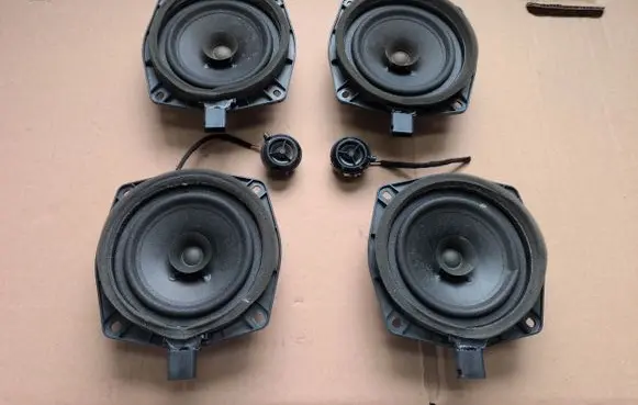 Mitsubishi Colt Front door speaker