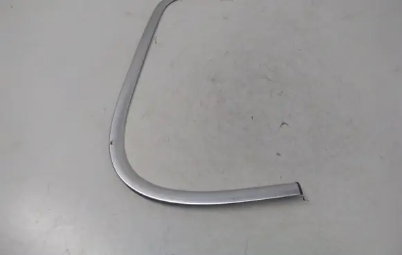 Volkswagen Tiguan Rear side glass trim 5N0853346A
