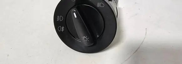 Seat Alhambra (Mk1) Light switch 04052031