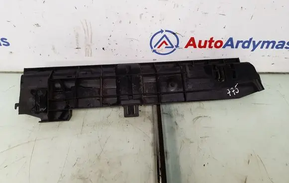 BMW X1 E84 Radiator mount bracket 7524912 17107524912