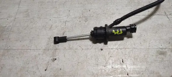 Mercedes-Benz A W176 Clutch master cylinder A2462900112 9022067