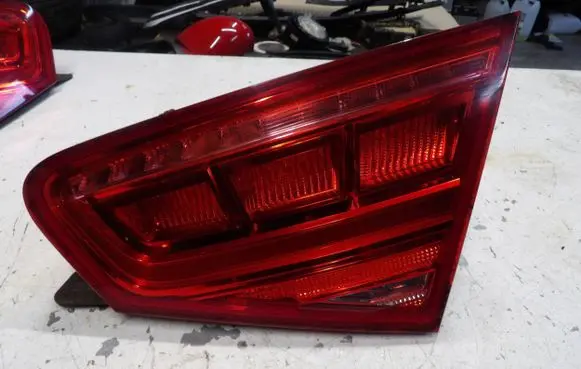 Audi A8 S8 D4 4H Tailgate rear/tail lights 4H0945094 E28012802 696602
