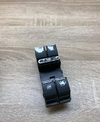 Skoda Octavia Mk2 (1Z) Electric window control switch 1Z0959858A