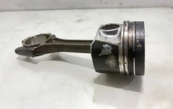 Volkswagen Golf VII Piston with connecting rod 03LA
