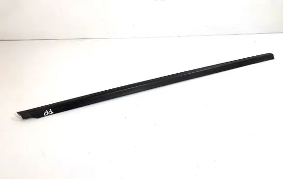 Hyundai ix35 Front door glass trim molding