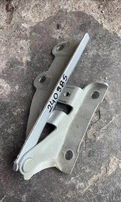 Isuzu D-Max Engine bonnet/hood hinges 8980506640