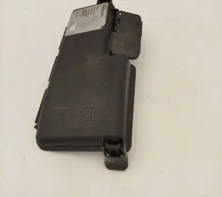 Volvo V70 Fuse box cover 30728133
