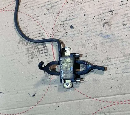 Mercedes-Benz E W124 Turbo solenoid valve 0025400697 5690130F04 FY0002