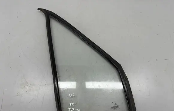 Mercedes-Benz Sprinter W901 W902 W903 W904 Front door vent window glass four-door 43R001167