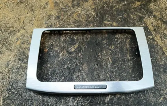Volkswagen PASSAT B6 Radio/GPS head unit trim 3C0858069P
