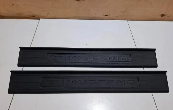 Ford Mustang VI Front sill trim cover FR3B6313222AD