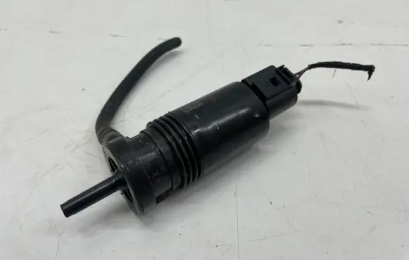 Tesla Model 3 Windscreen/windshield washer pump 111016400B